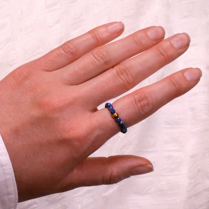 Lapislazuli Ring mit vergoldeter Perle